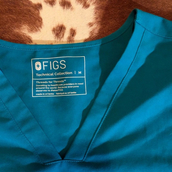 Figs Technical Collection scrub top
size medium - Picture 4 of 4